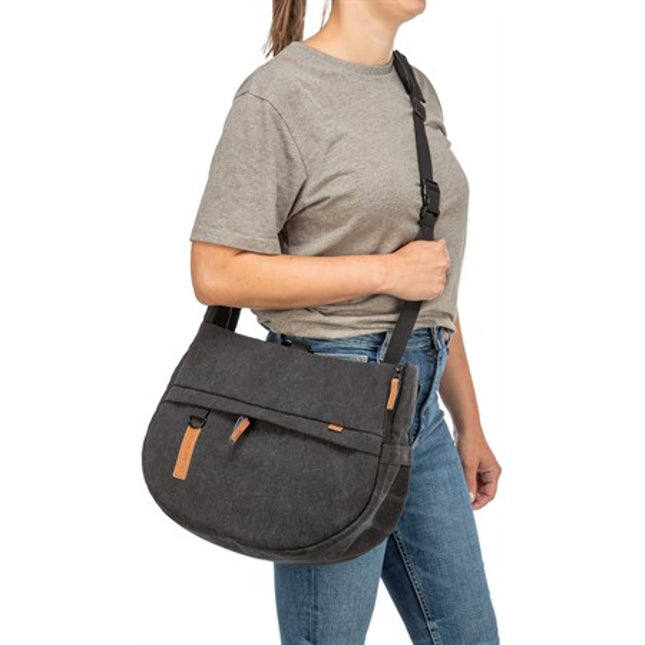 BE NORDIC frontväska Ingrid – 40 × 30 × 15 cm, Svart